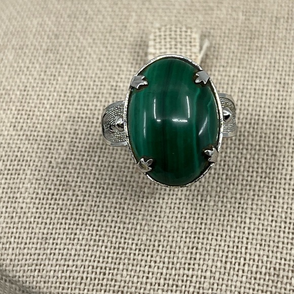 Vintage Sterling Silver Green Malachite Ring, Prong-Set Oval, Size 7 - Picture 4 of 13